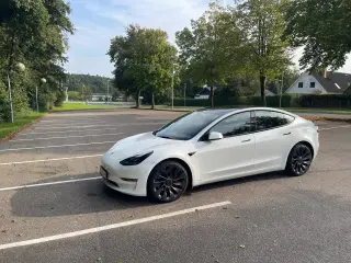 Tesla Model 3  Performance AWD