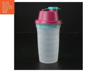 Ny. shaker med låg (str. 16 cm)fra Tupperware