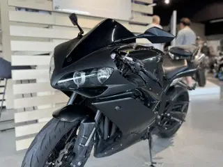 Yamaha YZF R1