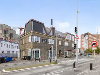 Imponerende kontorlokaler med godt lysindfald