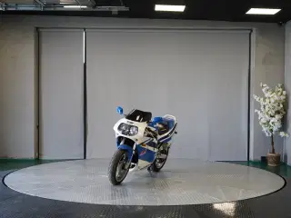 SUZUKI GSX-R750