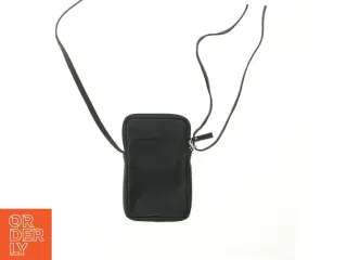 Sort skuldertaske, til fx en mobiltelefon. (str. 19x12 cm)