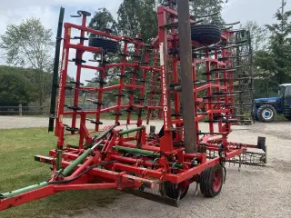 Scan Agro 6,8 meter med planerplanke, efterharve og rotorsmulrer.