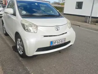 Toyota iQ