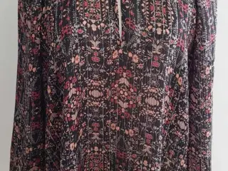 Second Female bluse