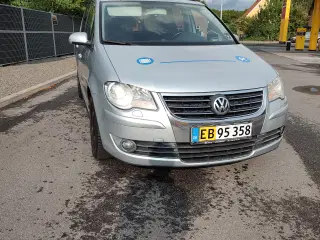 VW Touran Highline 2,0 140 hk Van