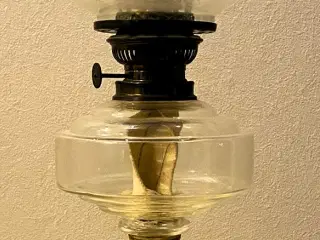 Antik petroleumslampe