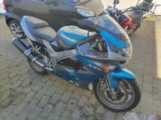 Kawasaki zx9r årgang 1995