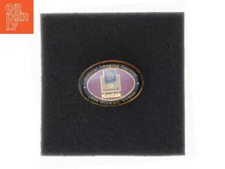 Lillehammer 1994 Olympiske Lege Kodak Sponsor Pin (str. 3 x 2,5 cm)