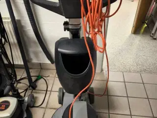 Skuremaskine NILFISK FM400 D