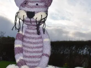 Hæklede kæmpe-katte, 70 cm, håndarbejde