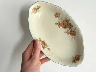 Lille fad, creme m orange blomster og blå kant