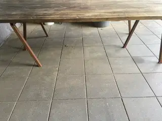 Plankebord spisebord