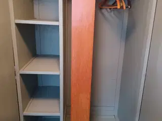 Retro klædeskab