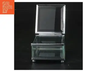 Glas smykkeæske (str. 6x6x3,5 cm)