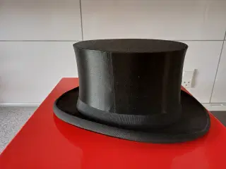 Høj stort hat