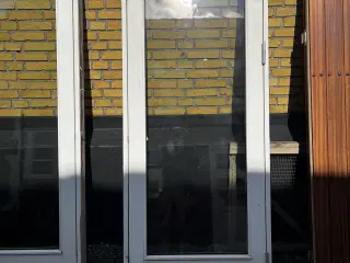2 stk terrasse døre sælges 