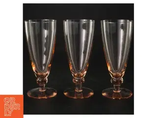Glas (str. H. 15 cm. ø. 6,5 cm)