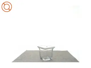 Lille gls til eksempelvis fyrfadslys (str. 12 x 8 cm)