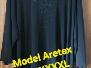 Sort bluse med perler