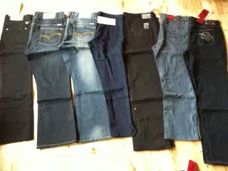 UDSALG, Ny Jeans str.: 38 - 52, 100kr
