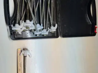 Stål skruepløkker.