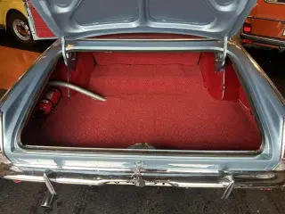 Plymouth Valiant 6-cyl