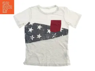 T-shirt med stjernemønster og brystlomme fra H&M (str. 134)