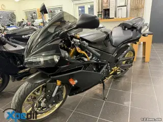 Yamaha YZF R1