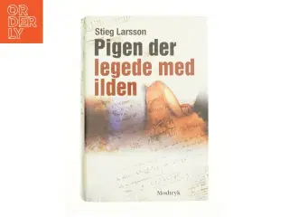 Pigen der legede med ilden af Stieg Larsson (Bog)