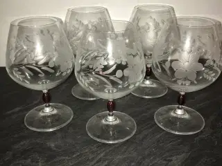 Flotte glas med blomster motiv samlet 30kr