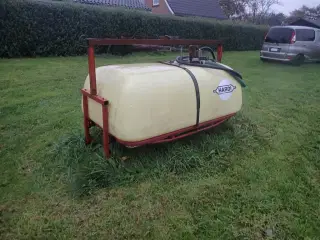 - - - Hardi blandetank