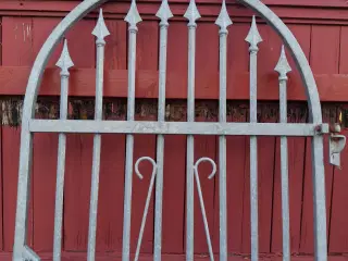 Galvaniseret låge/dør.