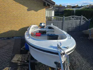Kegnæs 470 HE m/ 25 Yamaha 2t som ny og def. trail