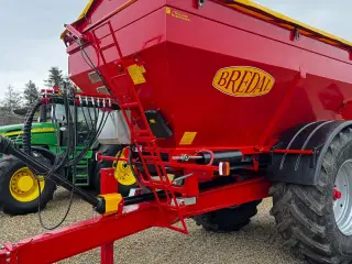 Bredal K105 med hydraulisk tag