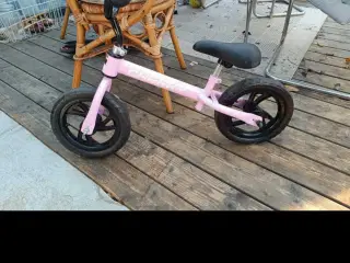 Løbecykel i lyserød