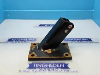 Ford 6600 Beslag R. E8NNE553AA