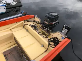 Rana styrepult båd