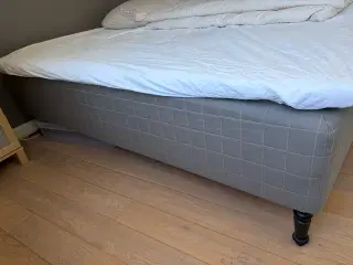 2* box madrasser på ben