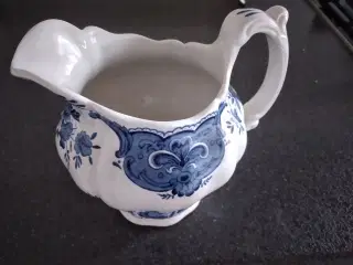 Ældre engelsk porcelæns kande.