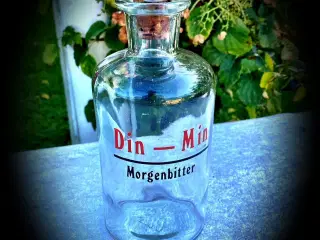 * Din - min - morgenbitterflaske - med prop