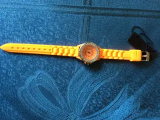 Orange armbåndsur
