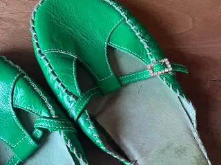 Grønne sandaler str 41 fra bianco 