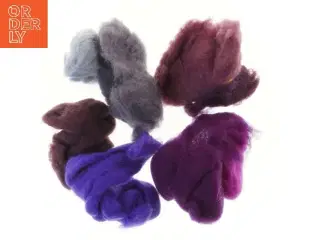 Farvet uld til håndarbejde