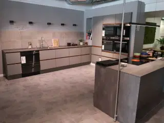 Køkken AUBO Venezia Napoli, Harmony Roast Sand uden armatur uden hårdehvidevarer