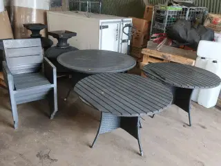 8 stk. havestole og 3 stk. haveborde