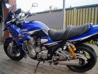 Yamaha XJR 1300