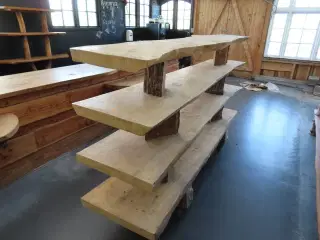 Reol/træplanker på hjul