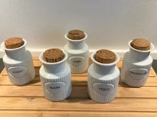 5 smukke Niels Refsgaard krydderikrukker + 1 bonus