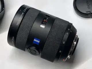 Sony: Zeiss Vario-Sonnar T* 24-70mm f/2.8 ZA SSM